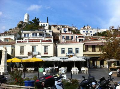 Poros Hafenansicht - Segeln Yachtcharter Griechenland